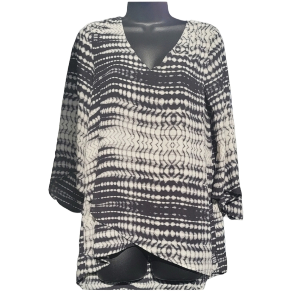 KAREN KANE Bracelet Sleeve Assymetrical Blouse Shirt Top XS Black & White.
